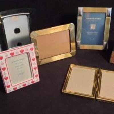 Lot 430 Lot of 6 frames assortment