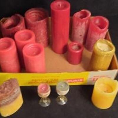 Lot 442  Assortment of 15 Candles