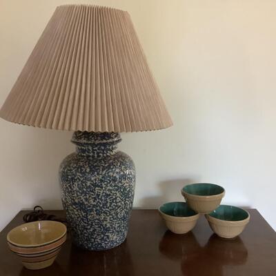 162. Splatterware Lamp & 4 Small Pottery Bowls  