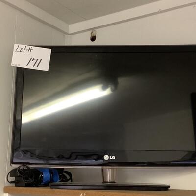 171. LG Flatscreen TV - 26â€ 