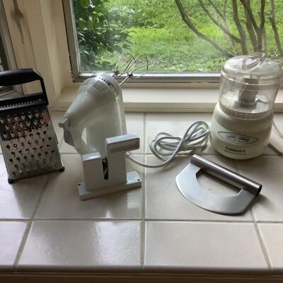 184  Kitchen Aid Hand Mixer/Cuisinart Mini Prep/Chanty Knife Sharpener 