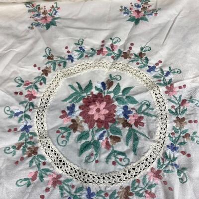 Vintage Round Embroidered Floral Table Cloth