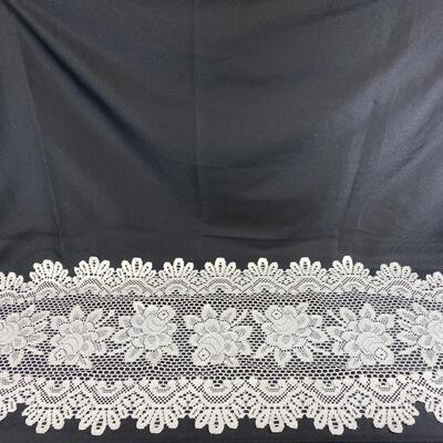Rose Bud Lace Table Runner