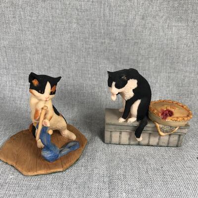 Pair of Cat Figurines