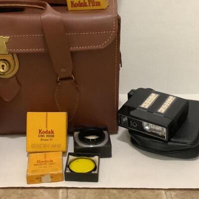 B618 Vintage Kodak Graphic Camera with Accessories