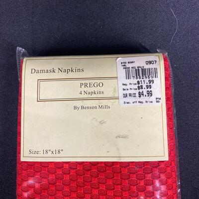 Red Damask Linen Dinner Napkins Set of 4 NEW