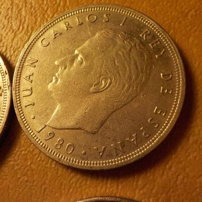 5 1980 Foreign collector coins.