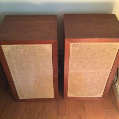 B531 Pair of Mid-Century  AR3 Inc.. Teak Wood Speakers