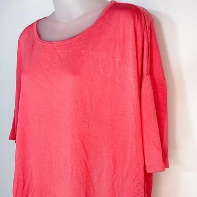 LULAROE CORAL KNIT TOP - SIZE MEDIUM