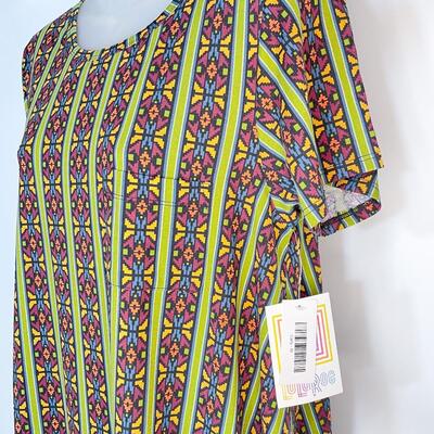 LULAROE â€œCARLYâ€ GREEN PATTERNED SWING DRESS - SIZE MEDIUM