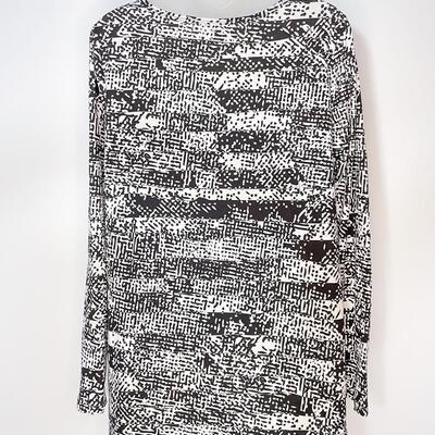 LULAROE BLACK & WHITE TOP - SIZE LARGE