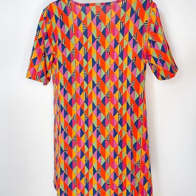 LULAROE MULTI-COLORED DIAMOND TOP - SIZE SMALL