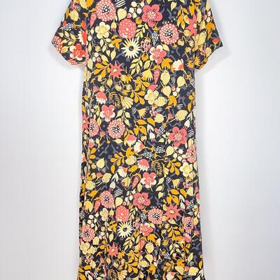 LULAROE FLORAL DRESS - SIZE MEDIUM