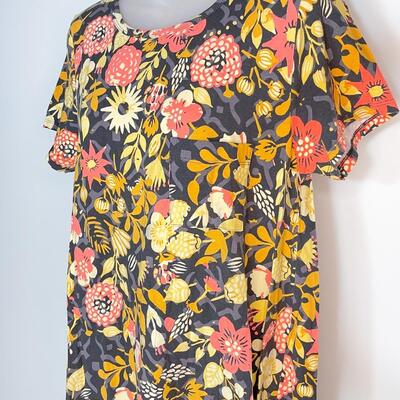 LULAROE FLORAL DRESS - SIZE MEDIUM