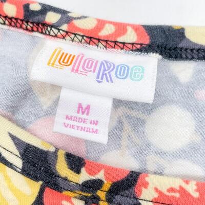 LULAROE FLORAL DRESS - SIZE MEDIUM