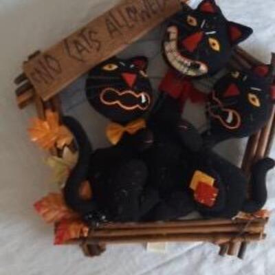 Lot 455 Halloween Wooden Cat and Hanging Cat Decor
