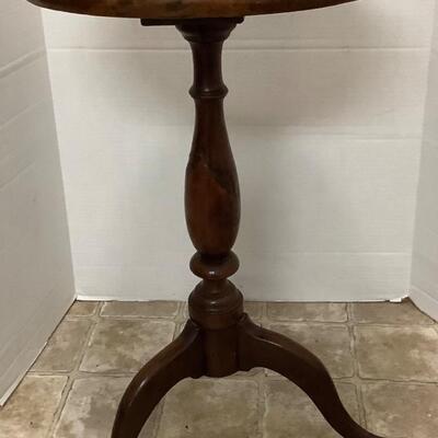 B637 Early Antique Oval Walnut Pedestal Table with Snake Head Feet