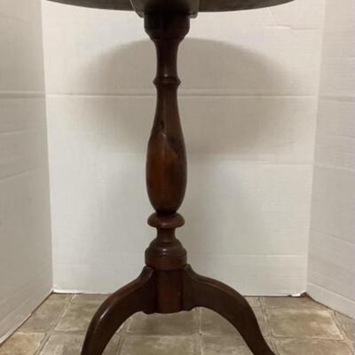 B637 Early Antique Oval Walnut Pedestal Table with Snake Head Feet