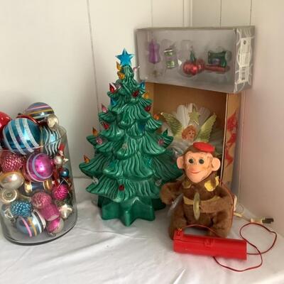 289  Vintage Christmas Ceramic Tree & Vintage Ornaments 