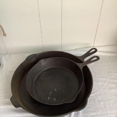 291  Griswold Cast Iron Frying Pan Lot