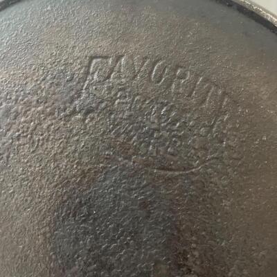 291  Griswold Cast Iron Frying Pan Lot