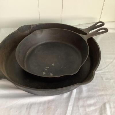 291  Griswold Cast Iron Frying Pan Lot