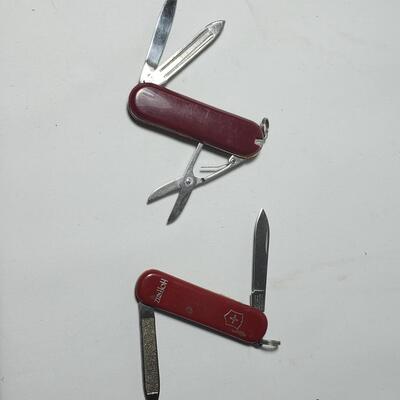 Swiss Army style knives 