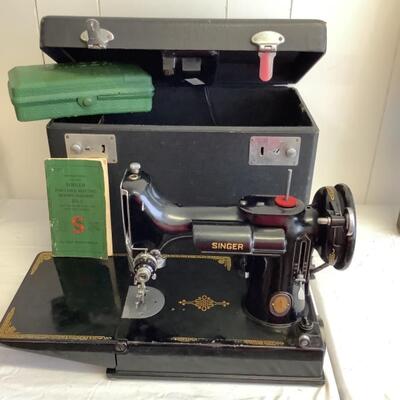 295  Antique 1950â€™s Singer Portable Featherweight Sewing Machine 