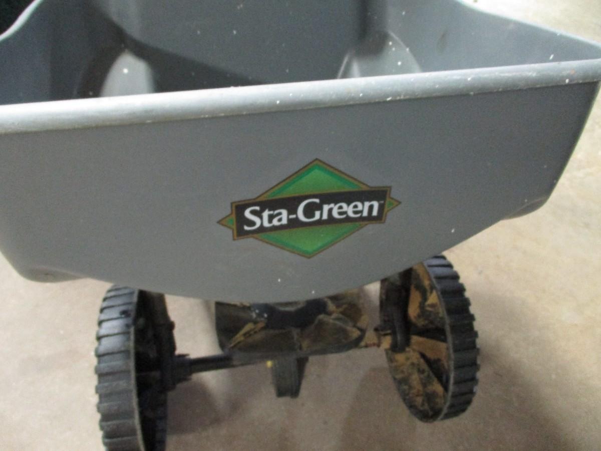 StaGreen Broadcast Spreader