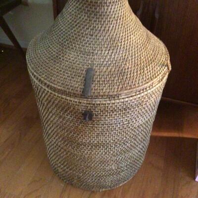 B575 Vintage Dome Top Basket with Brass/Copper Hasp