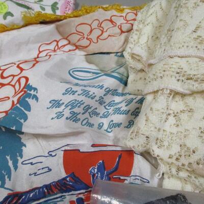 Lot 31 - Vintage Linen 