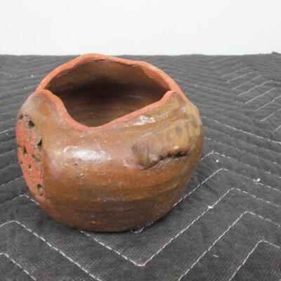 Lot 60 - Pottery - Garlic Holder - Hillard Pottery Indian Ware Vase
