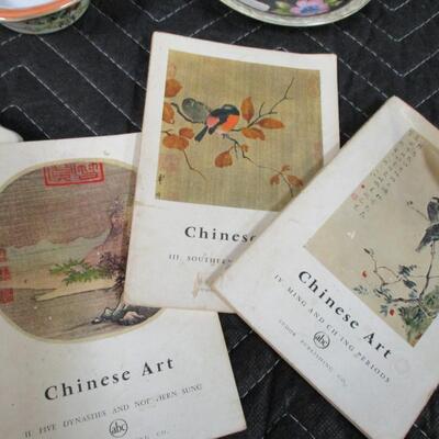 Lot 67 - Decorative Asian Chinaware - Chinese Art Books