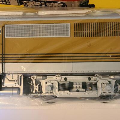 Lot 4: Aristo-Craft Trains Diesel Locomotive Art-22008C D&RGW/ Rio Grande 