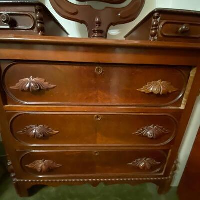 Antique Victorian Style Burled Walnut 3-drawer dresser w/tilt mirror