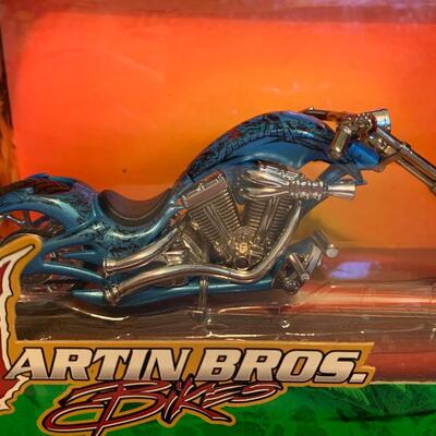 Lot 1: Martin Brothers Bikes Die Cast Scale Replica Collectibles New: Choppers 