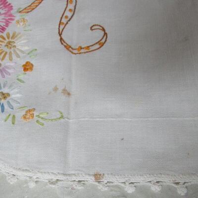 Vintage Doileys, Dresser Scarf and Hankies