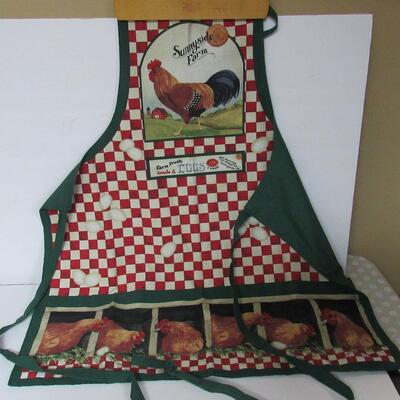 2 Aprons and Embroidered Kitchen Towel With Kittens