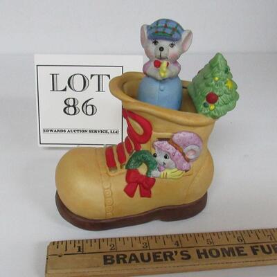 Mouse with Tree in Shoe Christmas Music Box Works