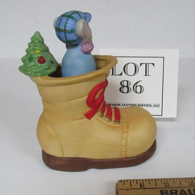 Mouse with Tree in Shoe Christmas Music Box Works