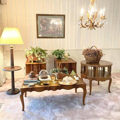 Lot 4: Dining Room Selection