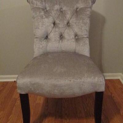 Contemporary Design Upholstered Button Back Chair