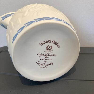 Lenox LAZLO ISPANKY Sculpture Porcelain Patriots Pitcher. 8.5â€h