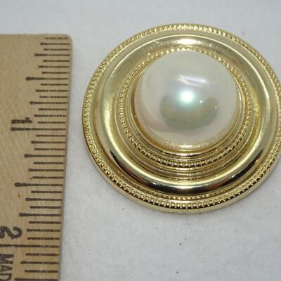 Gold Tone Pearl Pin
