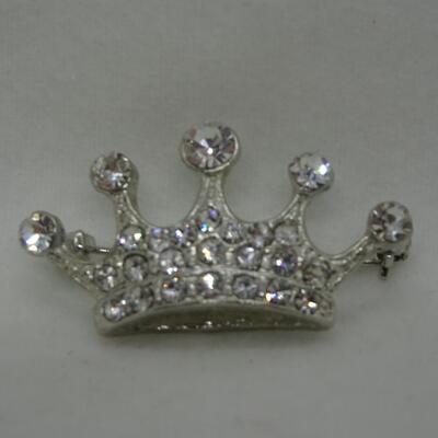 Silver Tone Royal Rhinestone Crown Pin 
