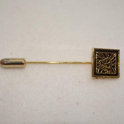 VINTAGE 1980'S ANNE KLEIN ELEGANT COUTURE LION LOGO GOLD TONED METAL STICK PIN