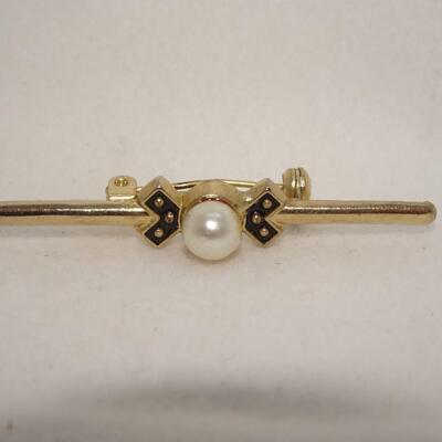 Gold Tone Pearl Victorian Style Pin 