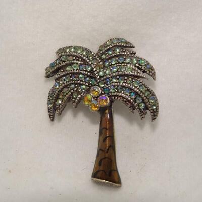 Summer Time Rhinestone Palm Tree w/Coconuts Brooch 