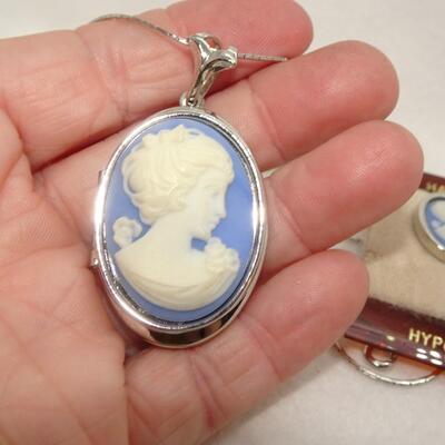 Vintage Cameo Pendant Locket & Matching Earrings, Silver Tone, Blue & White 