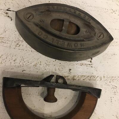 Small vintage Iron
